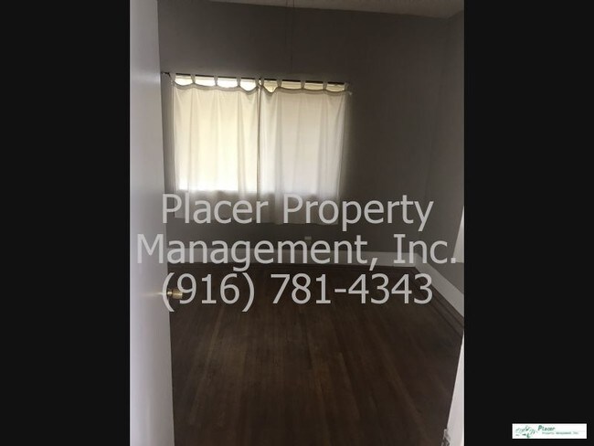 Building Photo - 2828 43rd St
