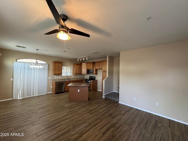 Foto del edificio - 2727 N Price Rd