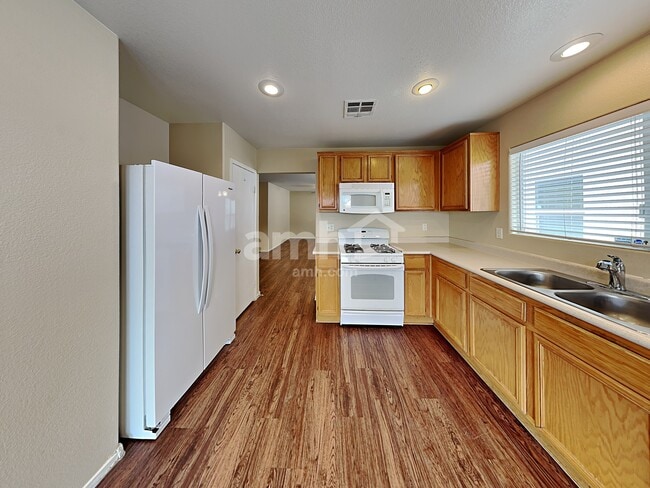 Building Photo - 6358 W Haleh Ave