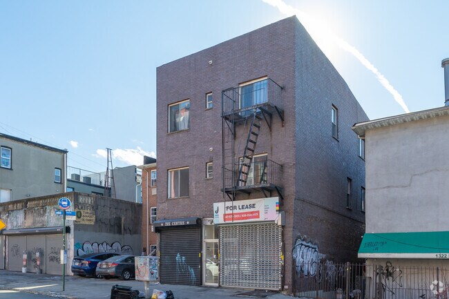 Foto del edificio - 438 Wilson Ave
