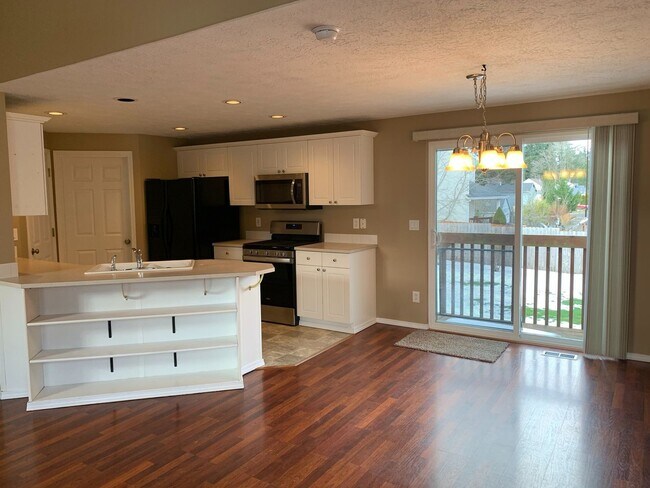 Building Photo - Great home in a great location. Close to S...