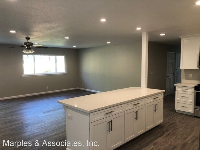 Building Photo - 3 br, 2 bath House - 113 Ridgerock Dr