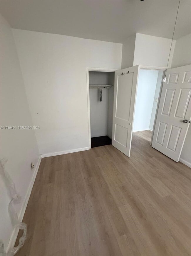 Foto del edificio - 319 Tyler St