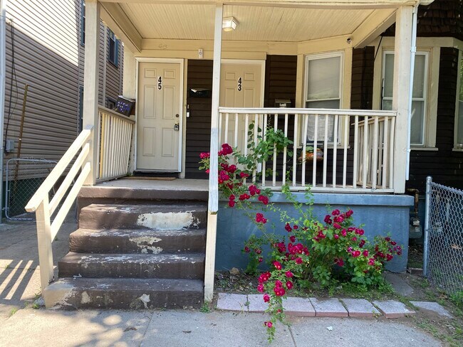 Foto del edificio - 43 Gilbert Ave