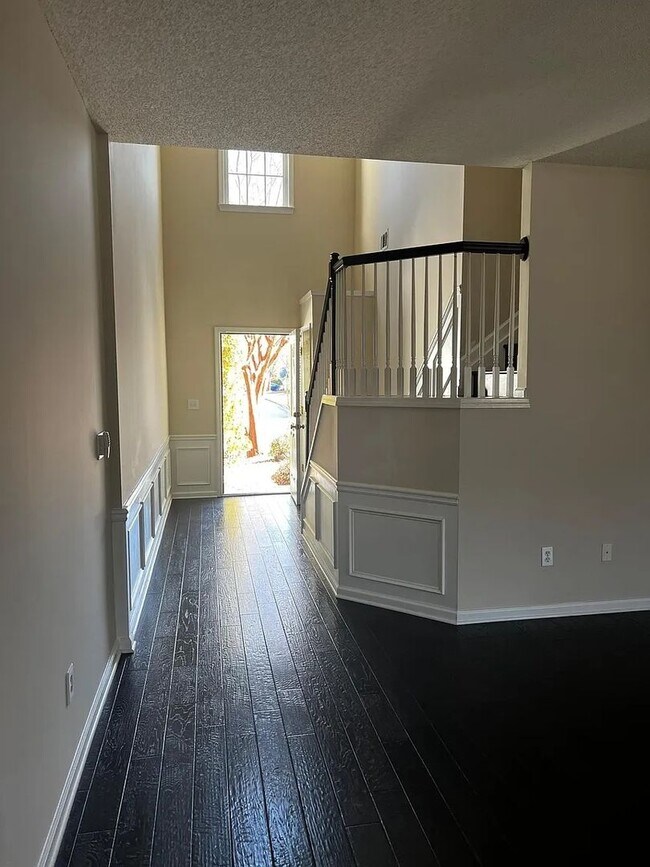 Foto del edificio - Spacious & beautiful 3BR Townhouse in Duluth