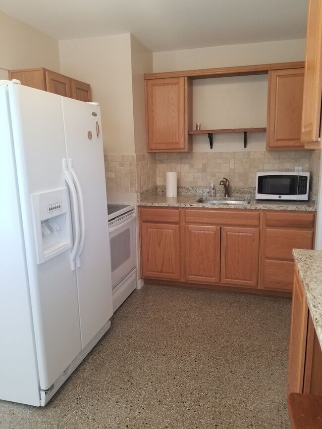 Building Photo - Charm + Plenty of Storage Space-Make this Temple Terrace House A Home!