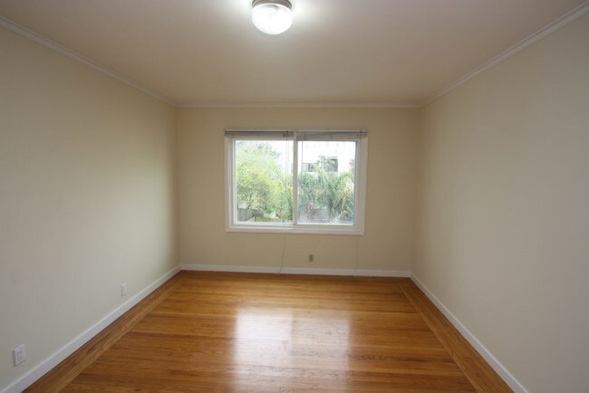 Building Photo - 615 25th Ave