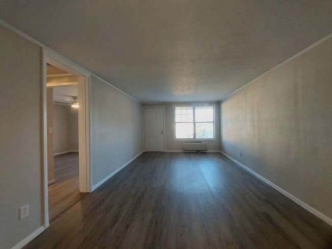 Building Photo - 1295 N Holland Pkwy