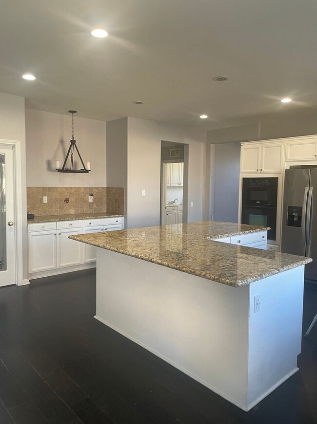 Building Photo - Pool/Spa Home