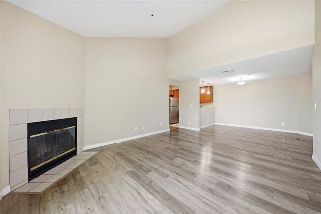 Building Photo - 1019 Dornajo Way