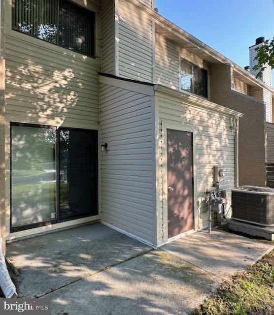 Building Photo - 22 Tulip Ct