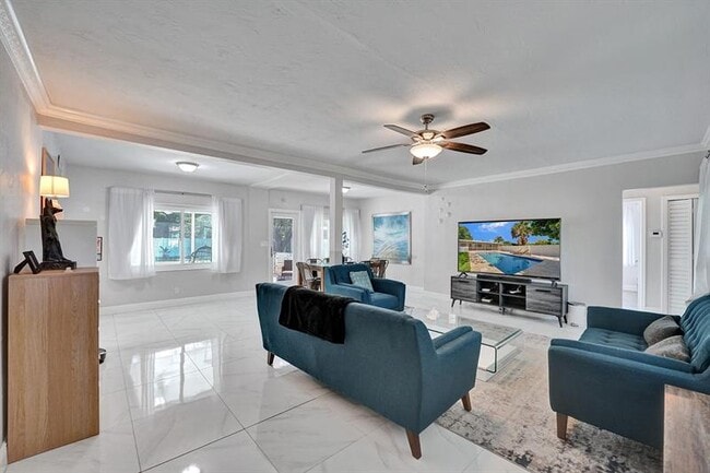 Foto del edificio - 822 NW 6th Ave