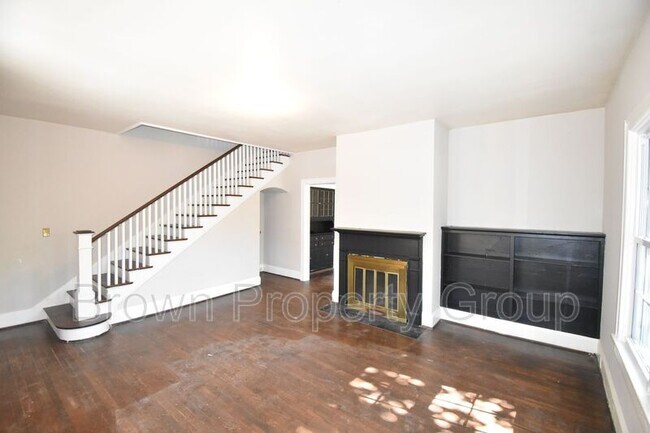 Building Photo - 308-1 Hinsdale Ave