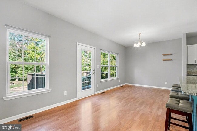 Building Photo - 8052 Buckthorne Run