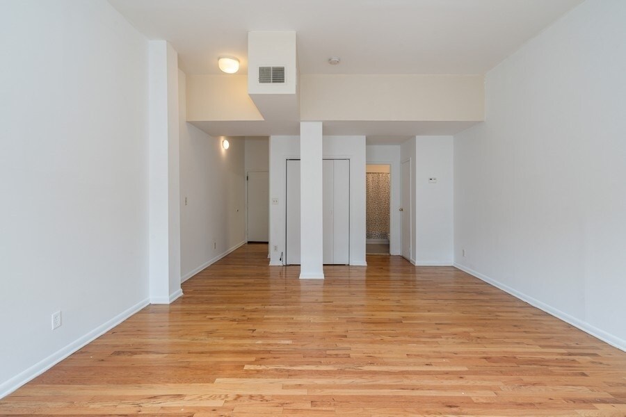Loft Studio - 341 Monmouth St