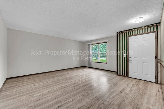 Foto del edificio - 716 E Locust St