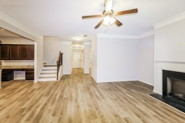 Building Photo - 221 Sableshire Way