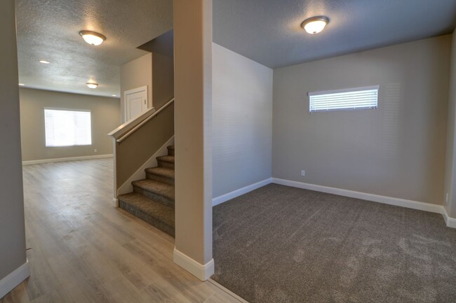 Building Photo - Beautiful new build in Spanish Fork