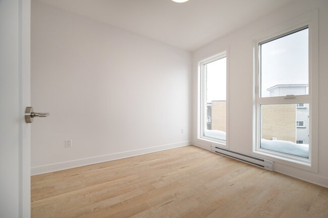 Building Photo - Galaxie Condos