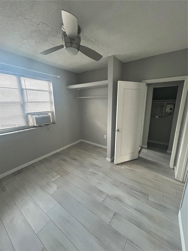 Foto del edificio - 1720 NW 1st Pl