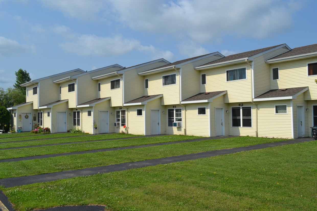 Primary Photo - Albert Carriere Apartments