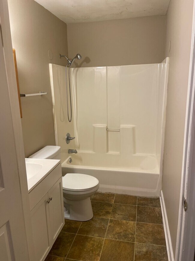 Foto del edificio - 518 W 24 1/2 St