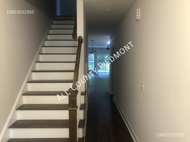 Building Photo - 3219 Credenza Rd