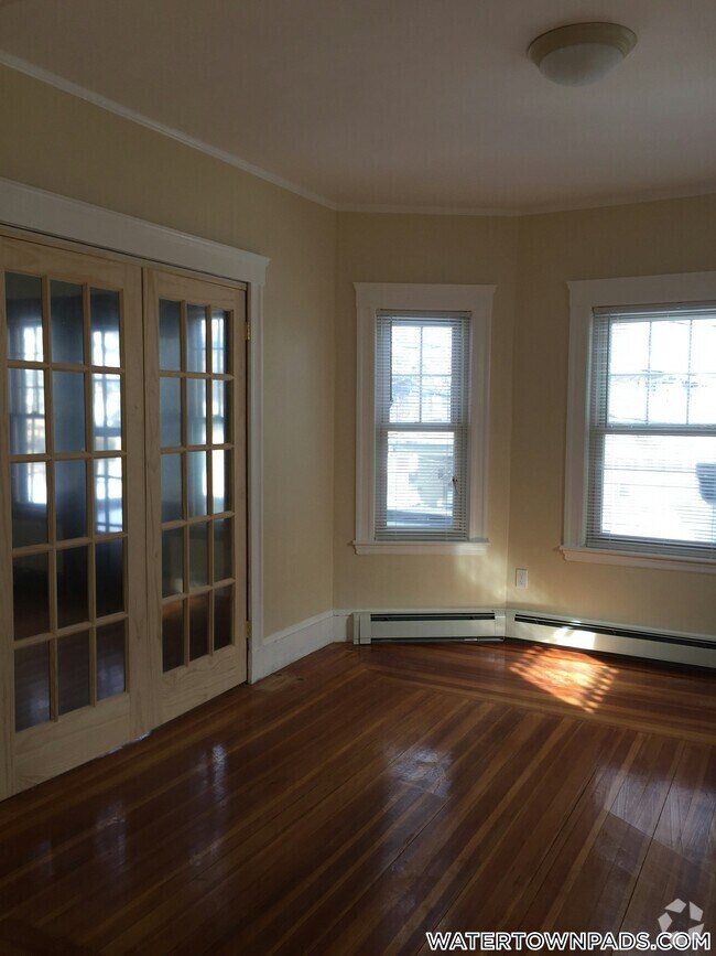 Building Photo - 126 Winsor Ave