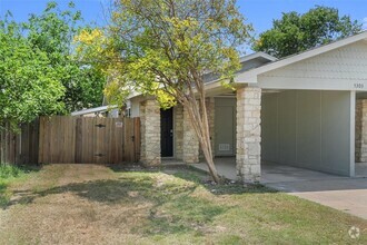 Building Photo - 5303 Woodland Oaks Ct