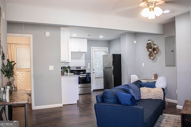 Foto del edificio - 444 Sunset Ave NW