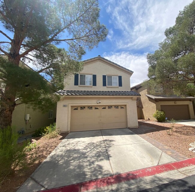 Building Photo - Two-story, 3 bedrooms located in Peccole R...