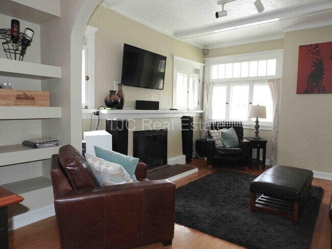 Foto del edificio - 2322 Cherry St