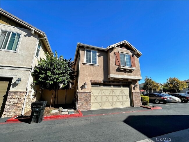 Building Photo - 631 S Brampton Ave