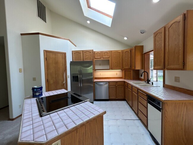 Foto del edificio - 3 Bedroom / 2 Bathroom Home in the Star Ri...