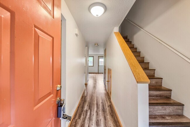 Foto del edificio - 8912-8924 SE LAFAYETTE ST