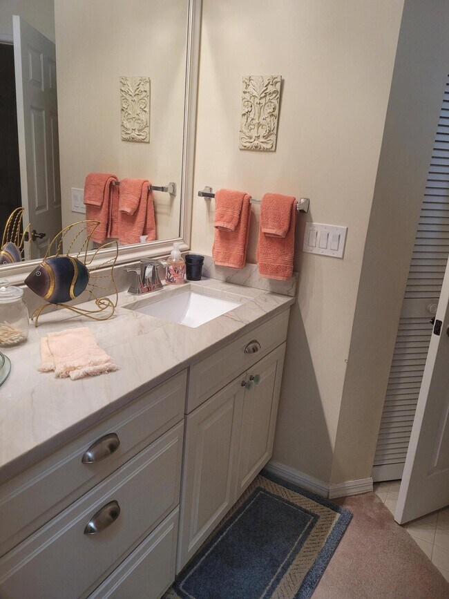 Foto del edificio - 6120 Bear Creek Ct