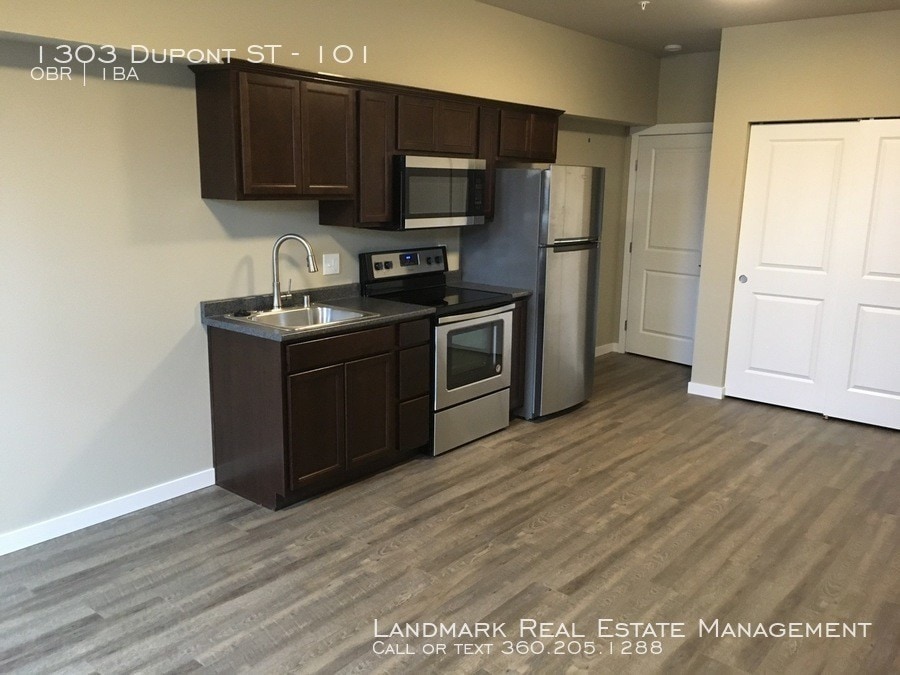 1303 Dupont St Unit 101, Bellingham, WA 98225 Room for Rent in