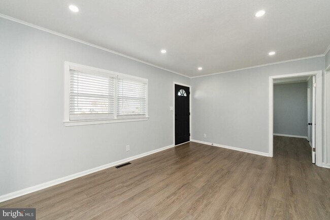Foto del edificio - 701 Kingfisher Rd
