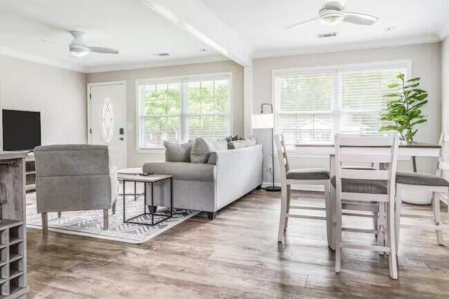 Foto del edificio - Horne Pl Main House