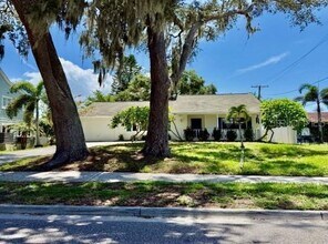 Building Photo - 217 S Spring Blvd
