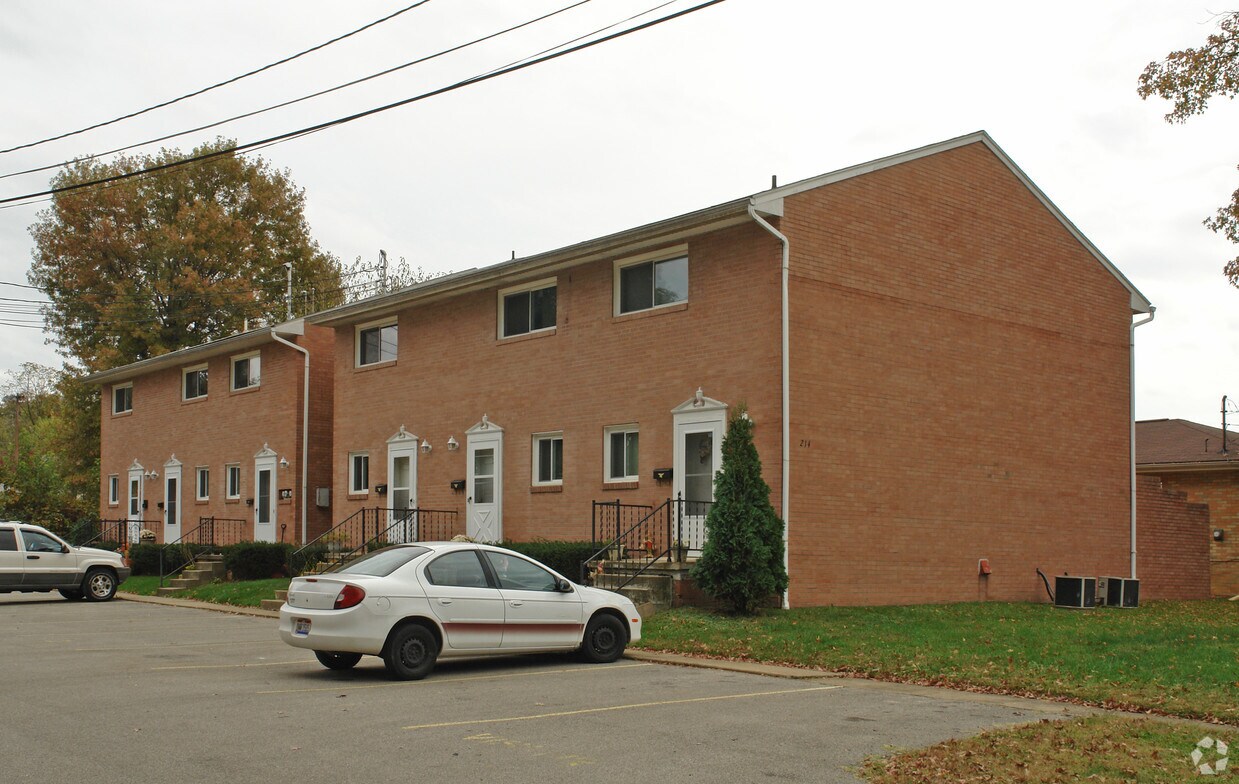 214 Locust St, Belpre, OH 45714 Apartments in Belpre, OH