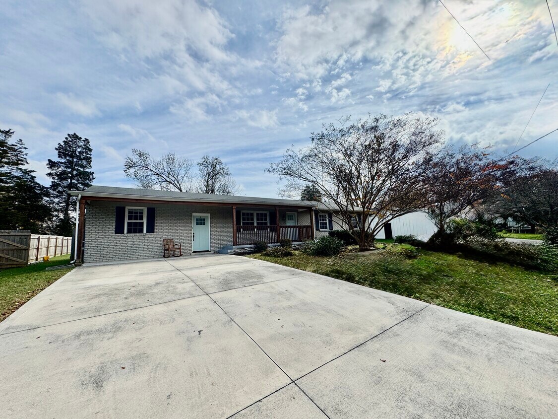 Foto principal - 824 Noragate Rd