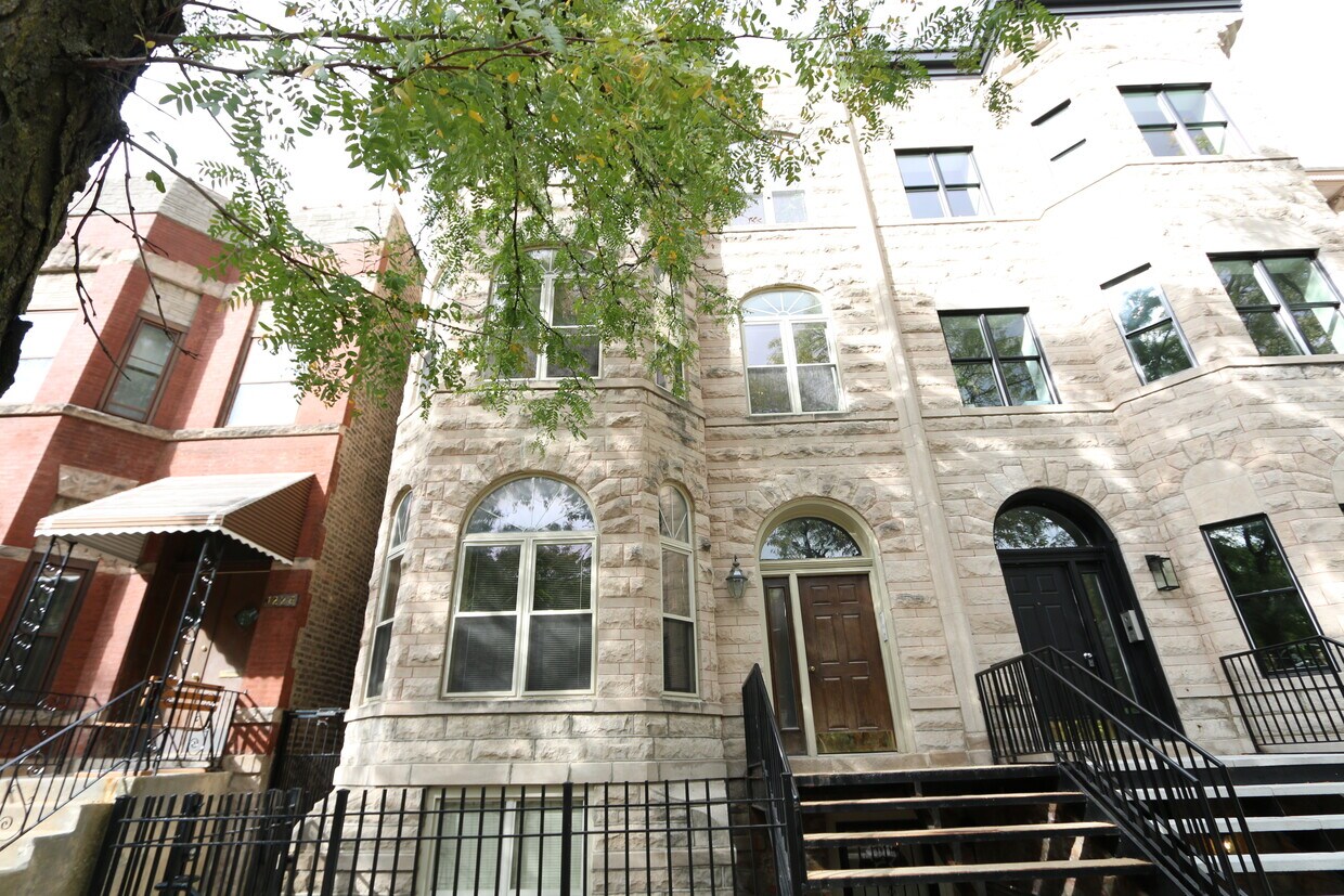 Primary Photo - 1222 W Flournoy St