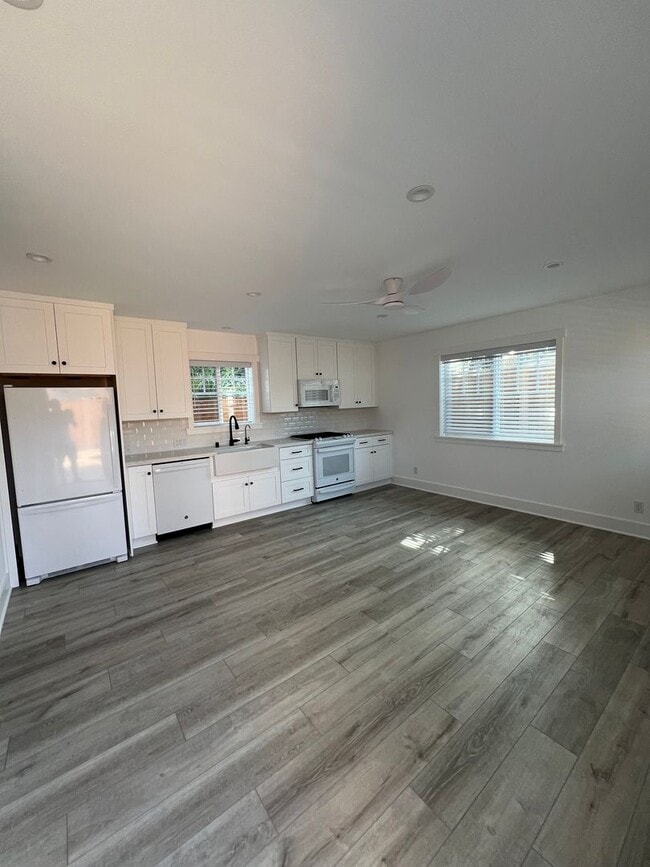 Building Photo - Beautiful New 1-Bedroom, 1-Bathroom Home -...