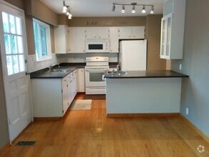 Building Photo - 7XXX-111A 111a St