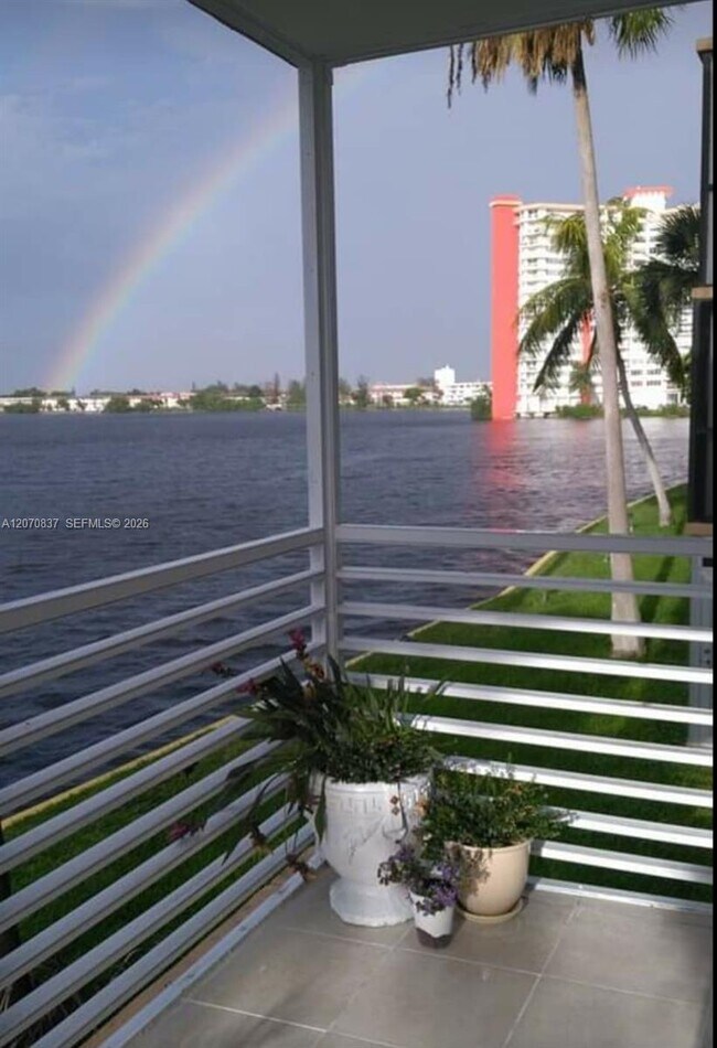 Foto del edificio - 1175 NE Miami Gardens Dr