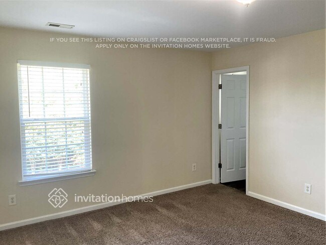 Foto del edificio - 12224 Palomar Dr