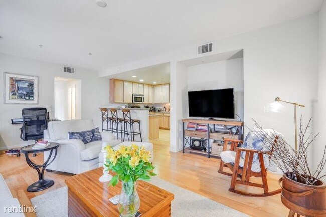 Foto del edificio - 2 br, 2 bath Condo - 87 Bassett St
