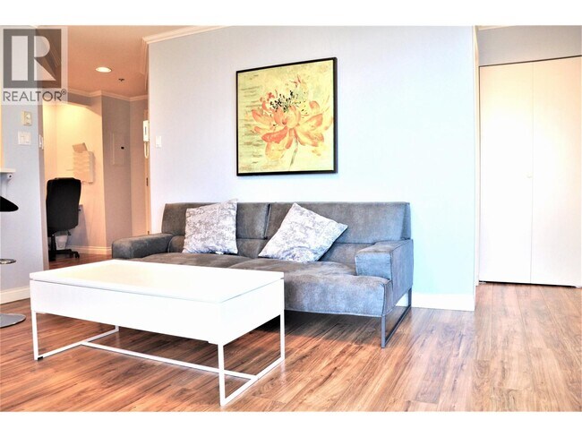 Photo du bâtiment - 8111 Anderson Rd