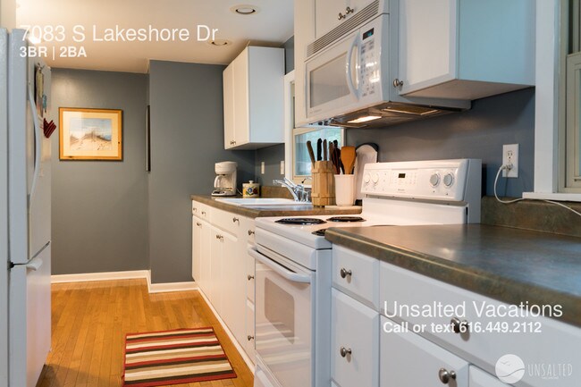 Foto del edificio - 7083 S Lakeshore Dr, Pentwater MI